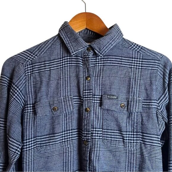 3 for $30! Columbia cotton blend button down shirt - Picture 2 of 7